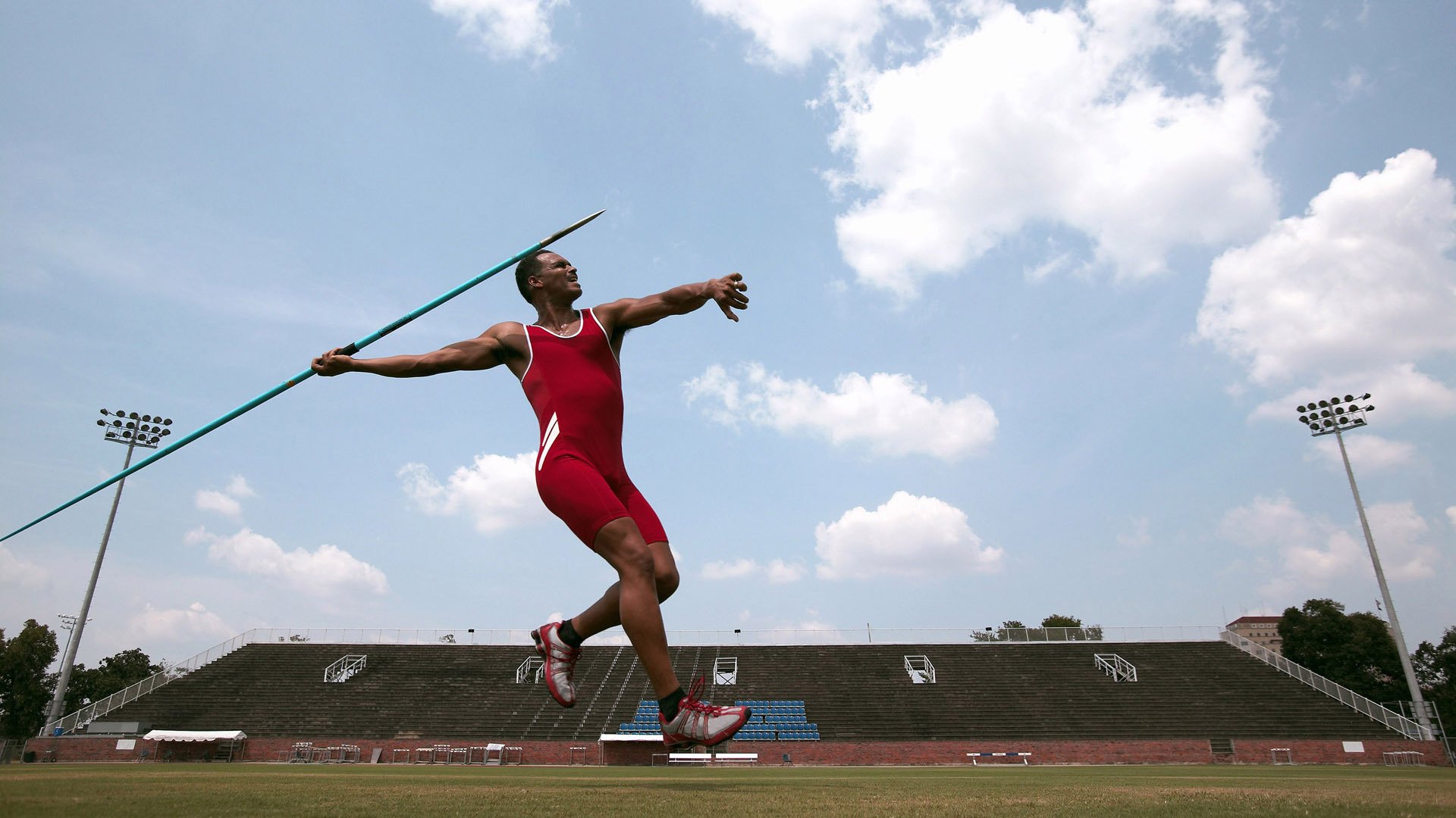 电竞行业的社会责任:如何回馈社会,传递正能量,电竞及其产业的认知