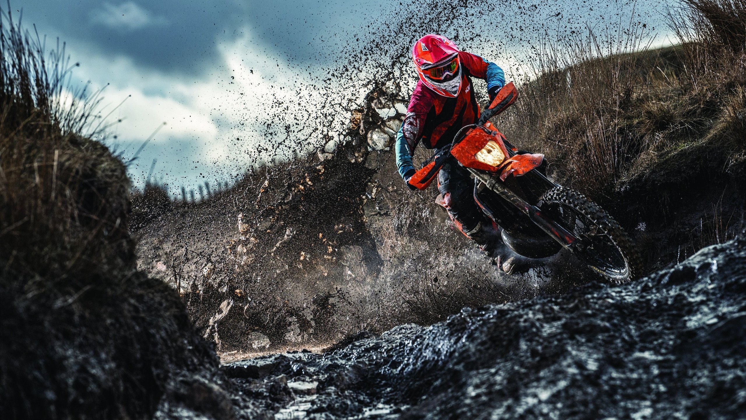 赛前冲刺:车手们的赛日准备全纪录,赛车手比赛前应该做什么