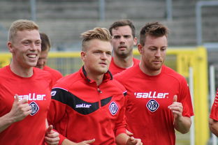 勇士后场组合配合训练展现高效率转换进攻,勇士队合练